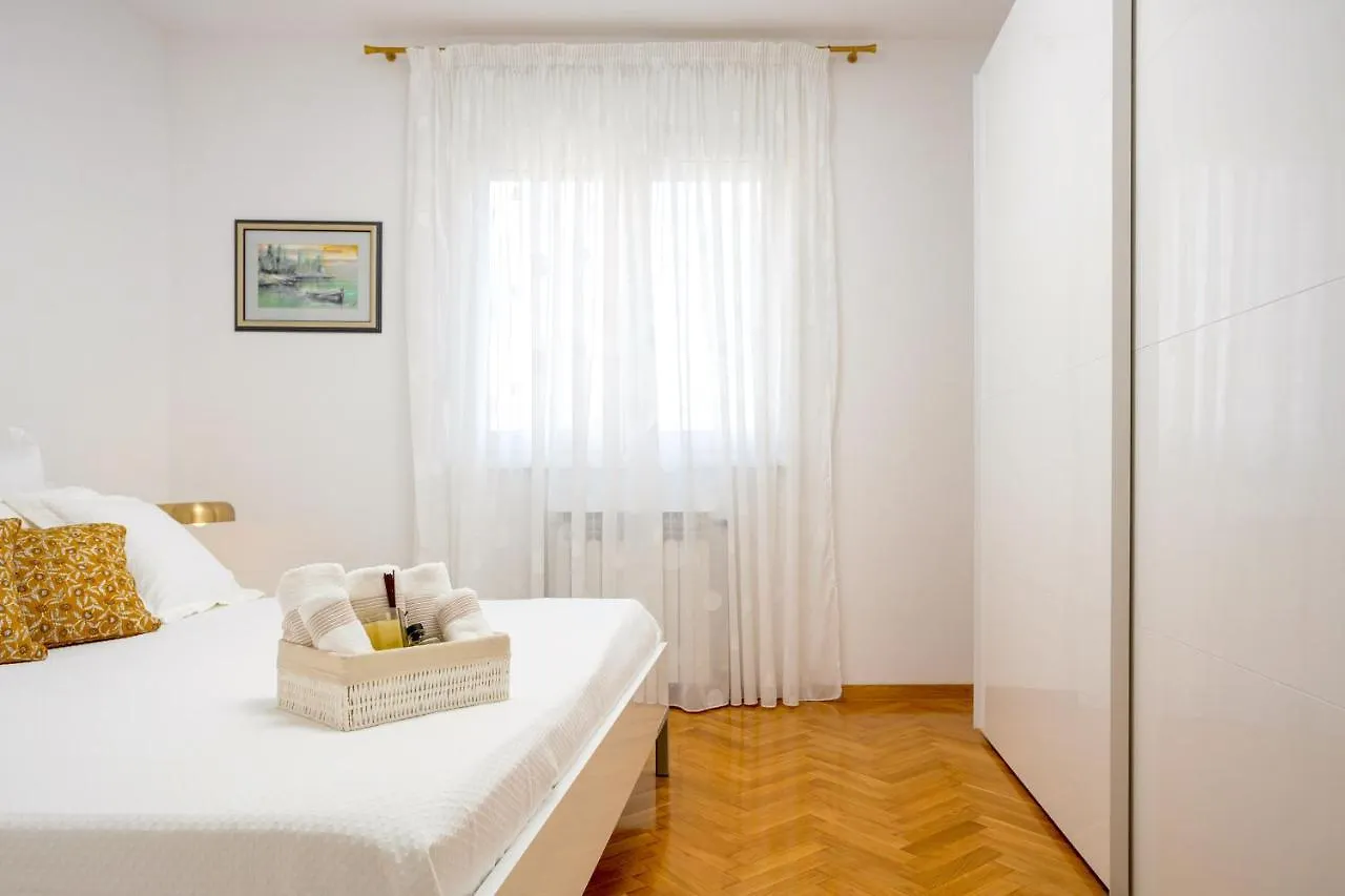 Lux Holiday Apartment Tony @ 10 Min Znjan Beach Split